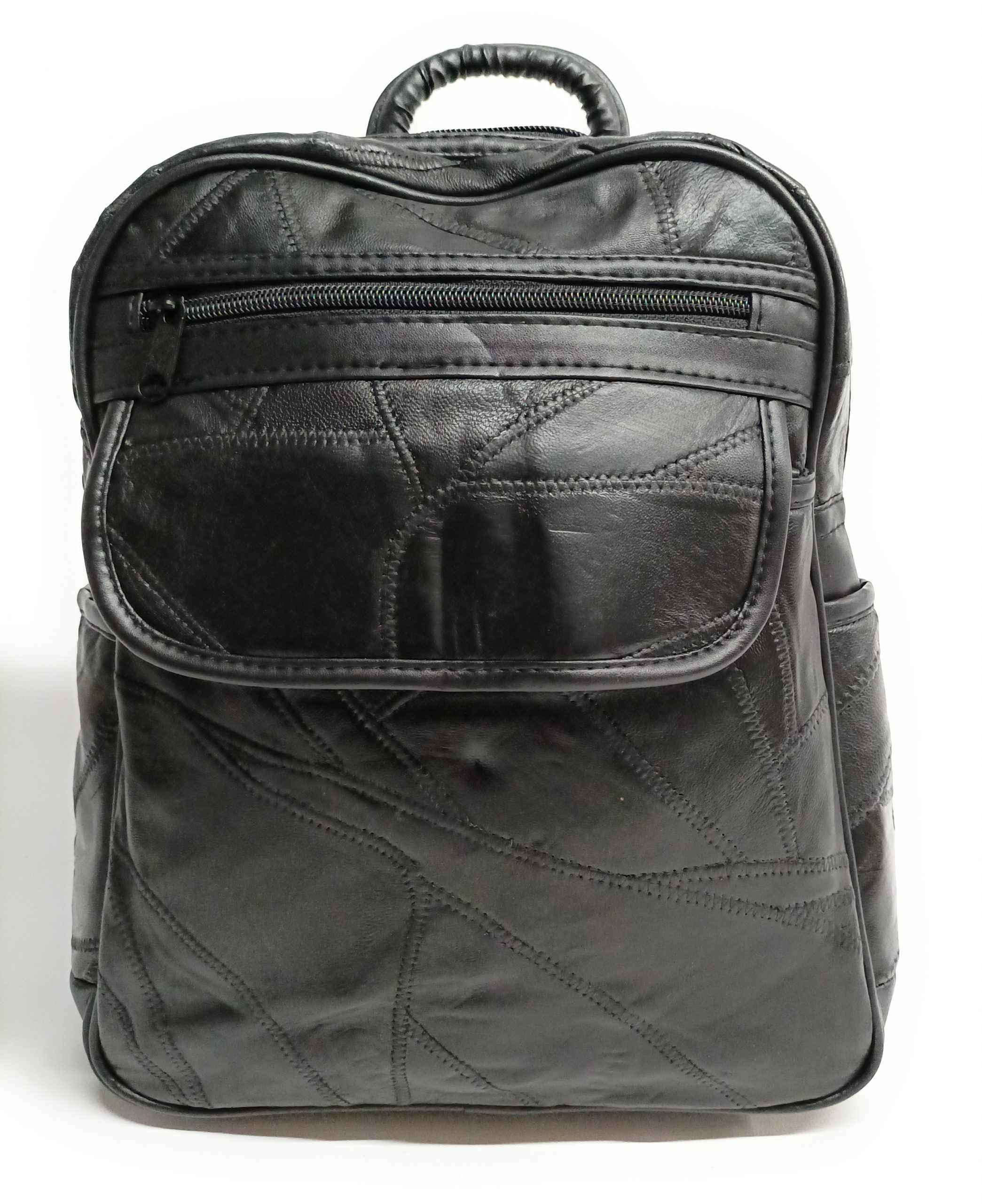 Mochila de piel color negro