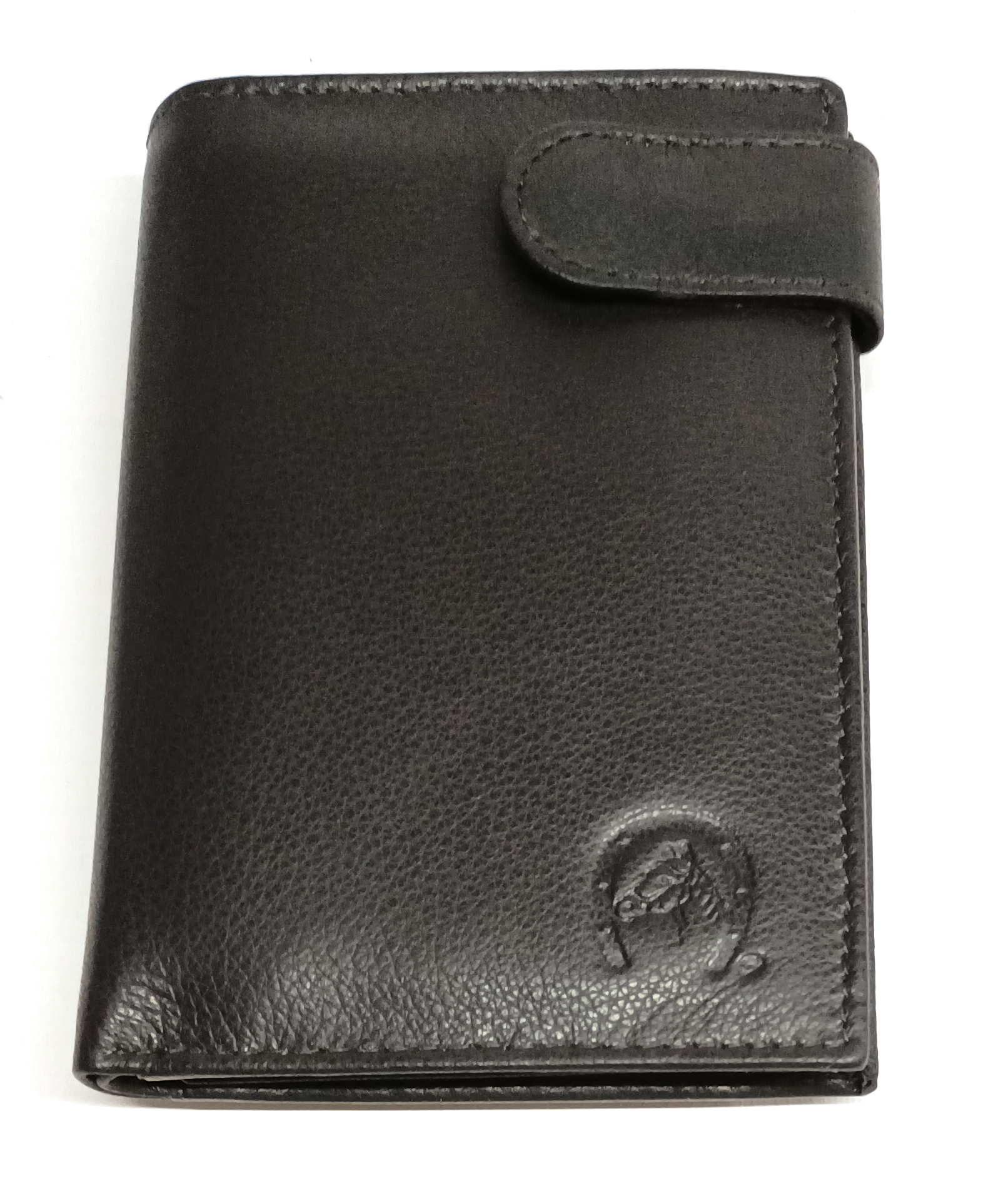 Cartera de piel color marrón oscuro